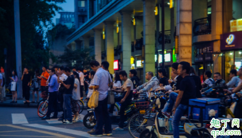 上班总是卡点属于什么样的员工 员工上班卡点下班准点打卡好吗3